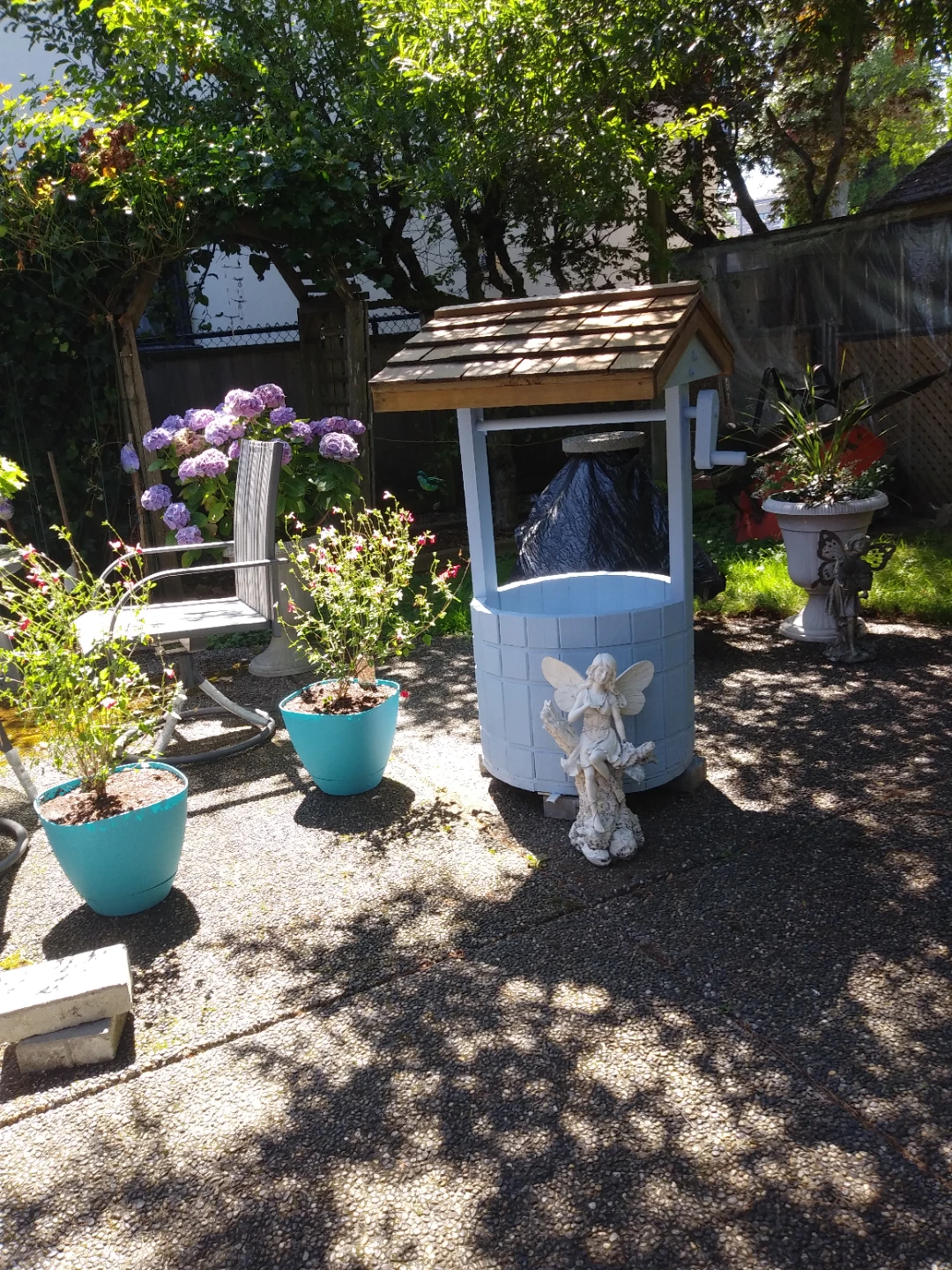 4' Decorative Garden Wishing Well