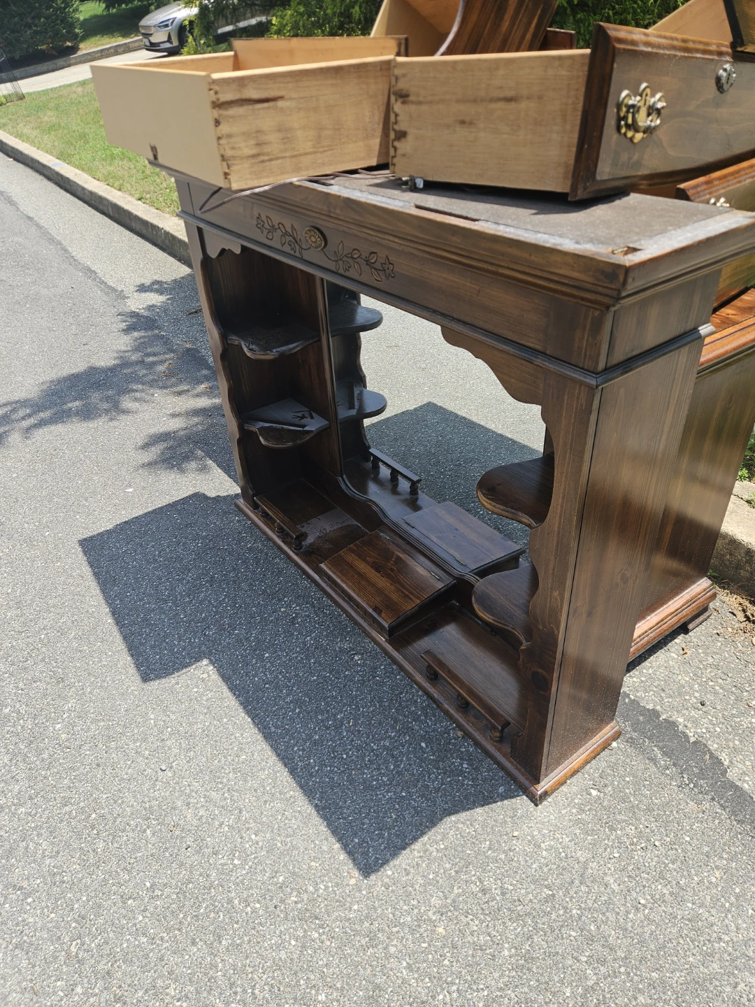 Wood dresser