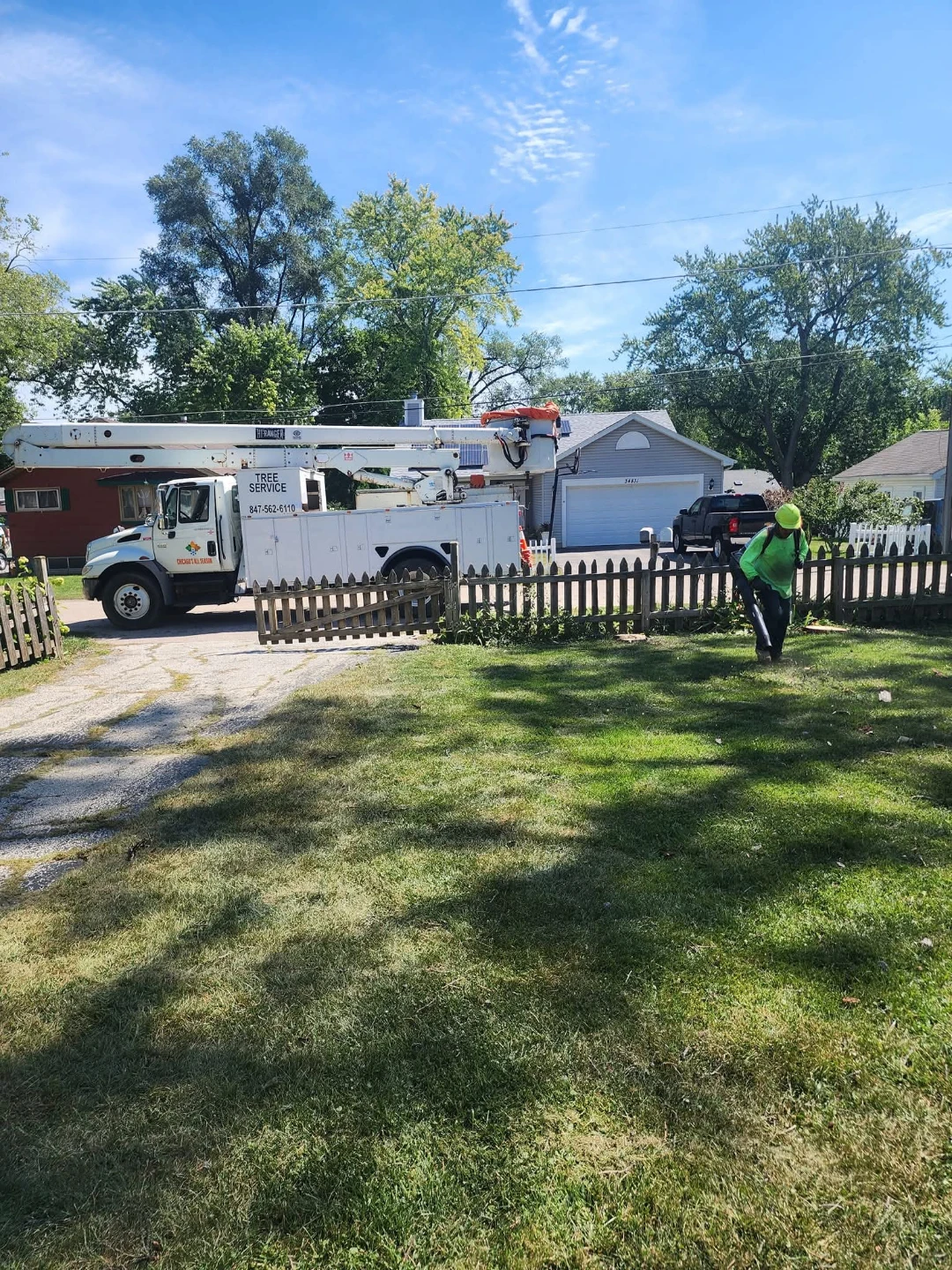 Tree Service Bucket Truck 2003