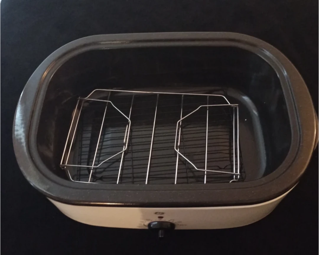 GE 18-Quart Roaster Oven - photo 2
