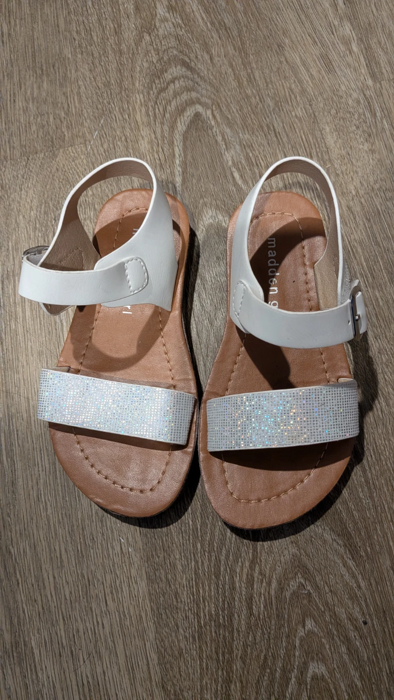 Madden Girl White Sparkle Sandals size 9 ⚽
