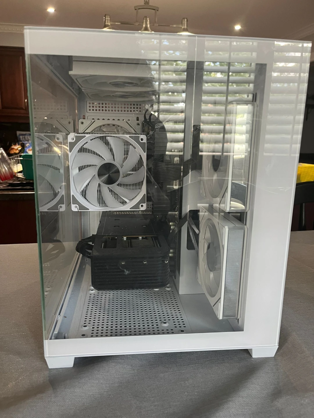 RTX 5060 Gaming PC - Ryzen 7 5700x | 16 GB Ram | RGB - photo 4