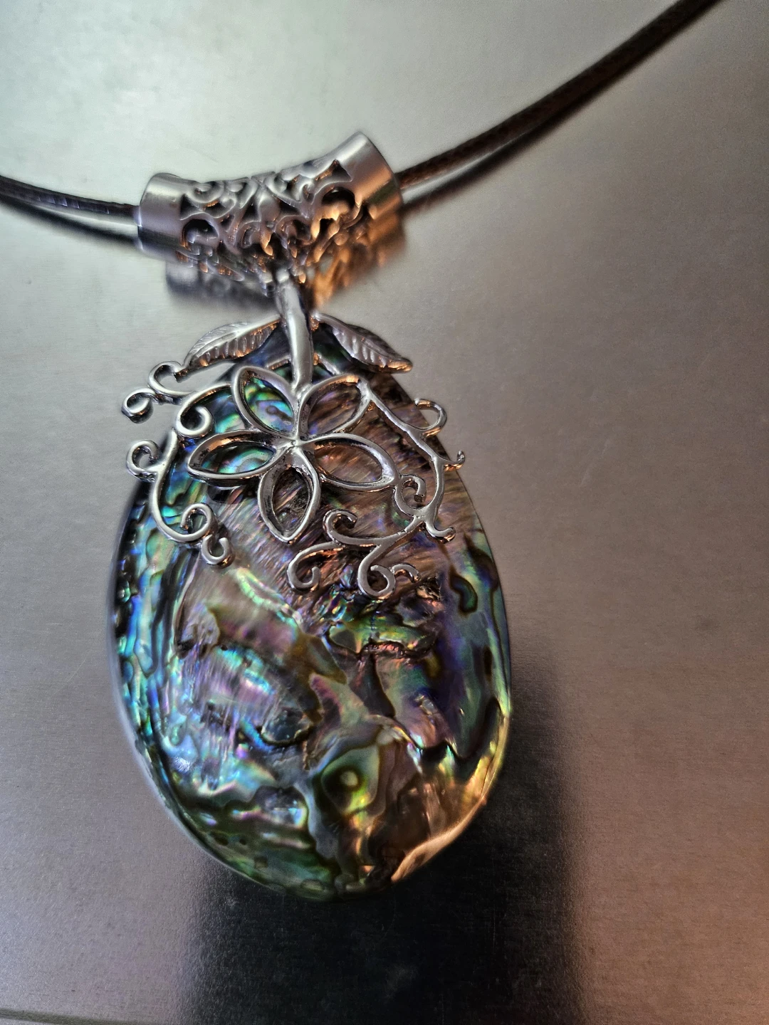 Looks like Abalone Shell Pendant Necklace - photo 2