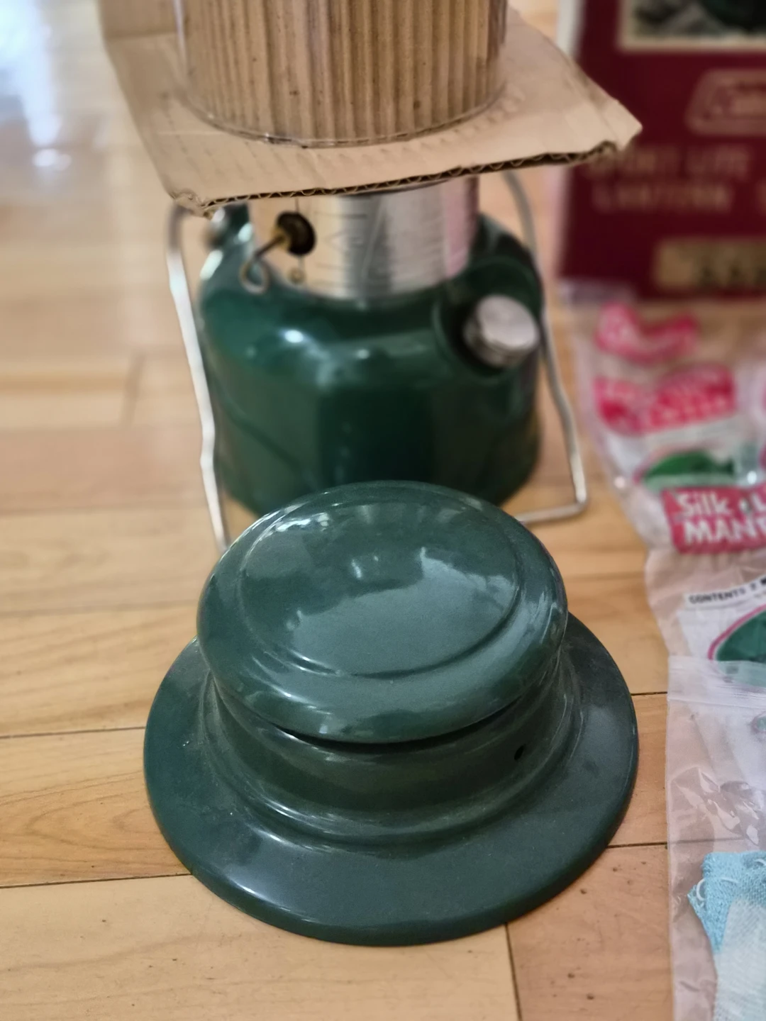 Vintage 1977 New Coleman Sport-Lite 335 Lantern - photo 3