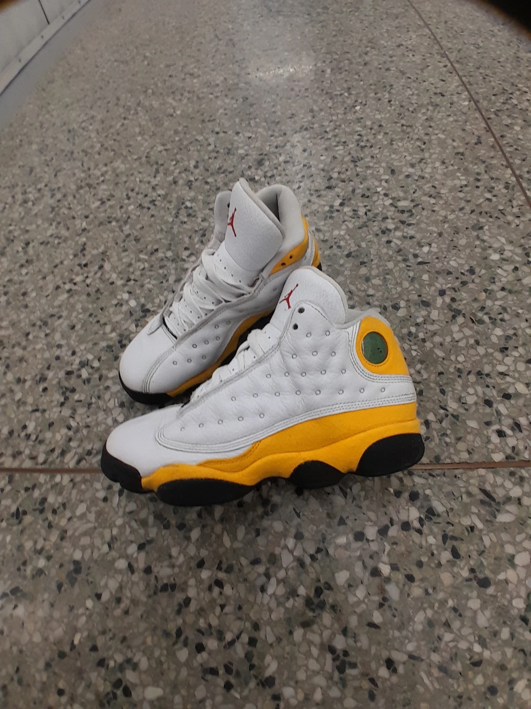 Jordan 13 Retro White Yellow Sneakers Teens/boys Size 5