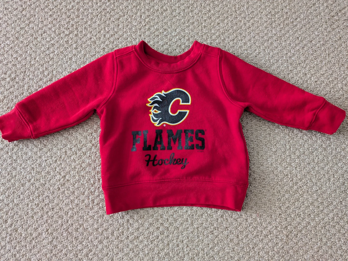 Calgary Flames Sweater 18/24 months ⚽
