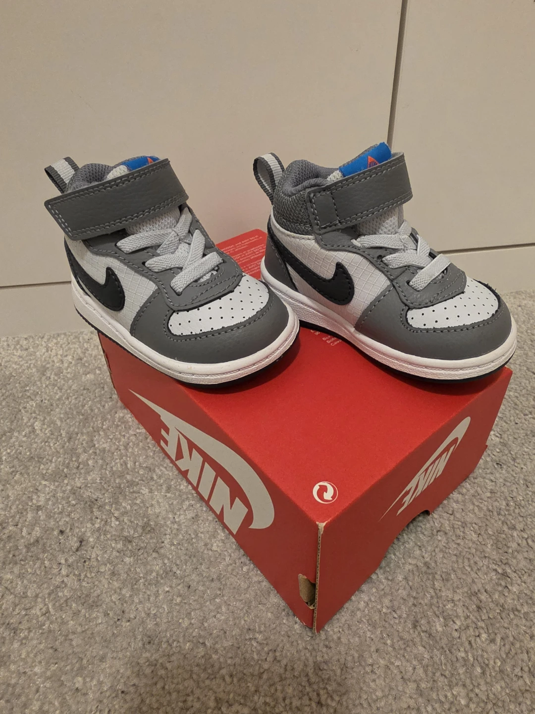 Size 4C Nike Court Borough Mid - photo 2