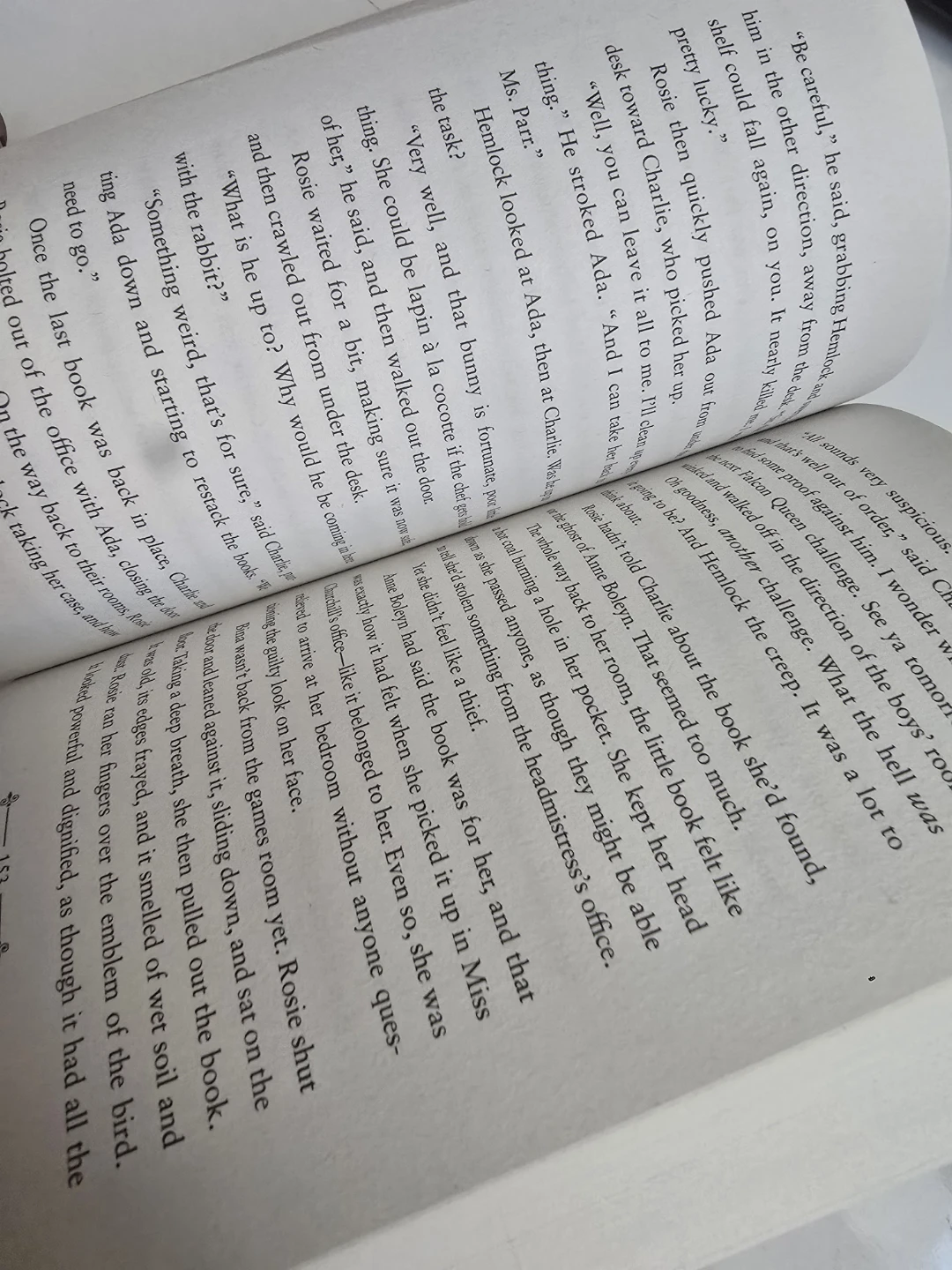 Rosie Frost & the Falcon Queen by Geri Halliwell-Horner Book - photo 2
