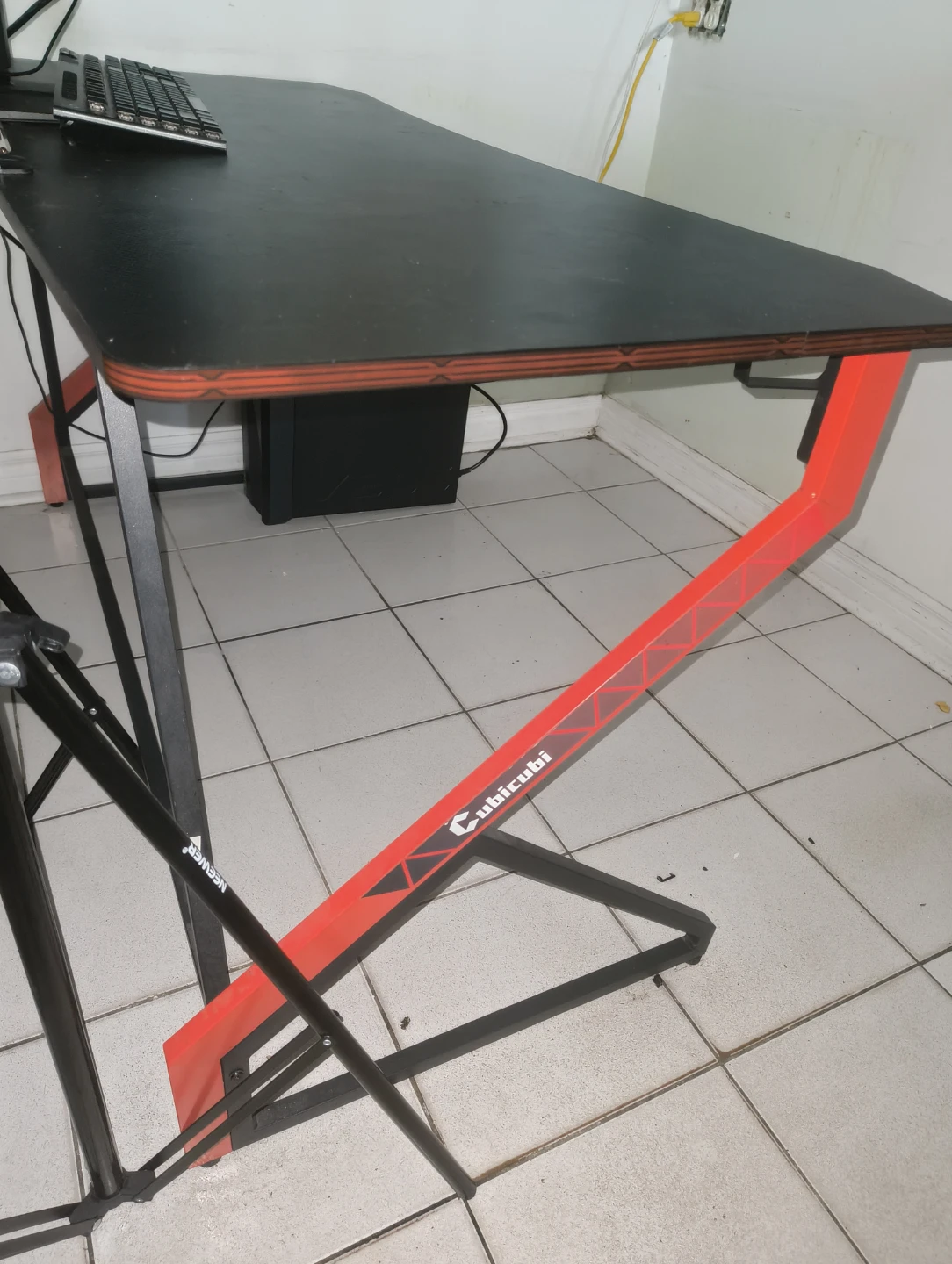 Gaming desk