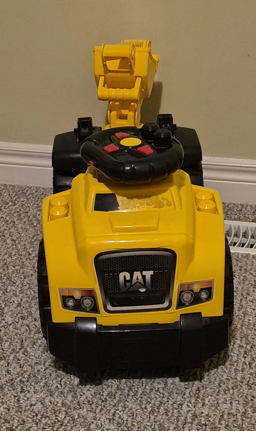 Mega Bloks CAT® 3-in-1 Excavator Ride-On