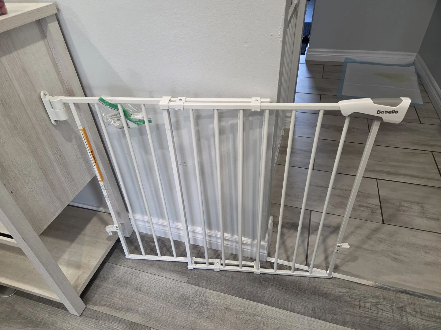 Dorello White Metal Baby Gate