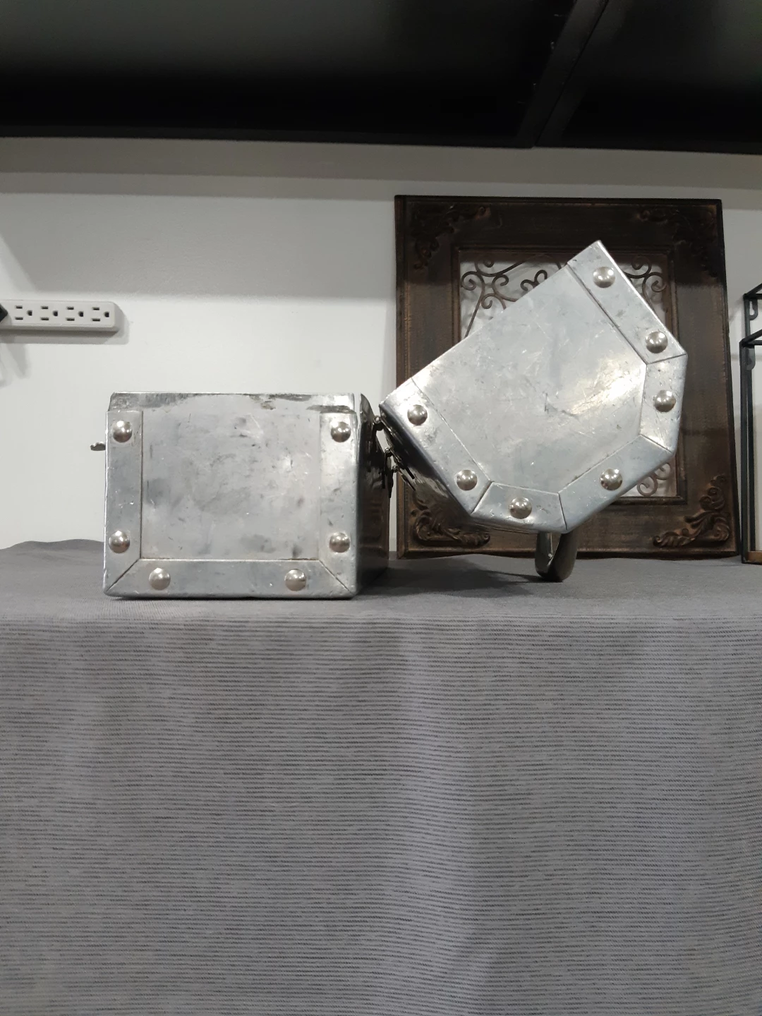 Vintage, riveted aluminum miner's lunch box - photo 3
