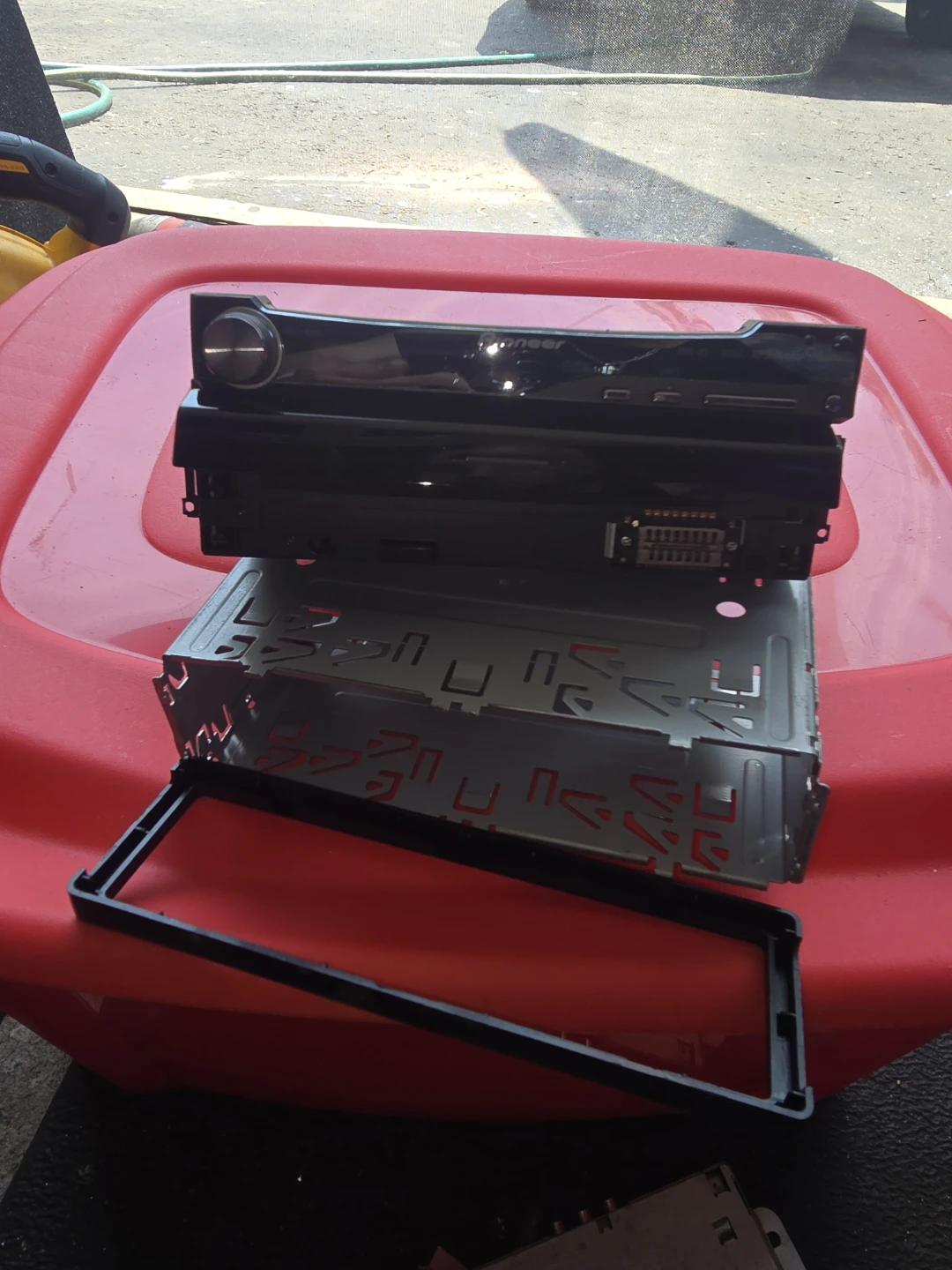 Pioneer AVIC-N5 Hide-Away Unit - photo 3