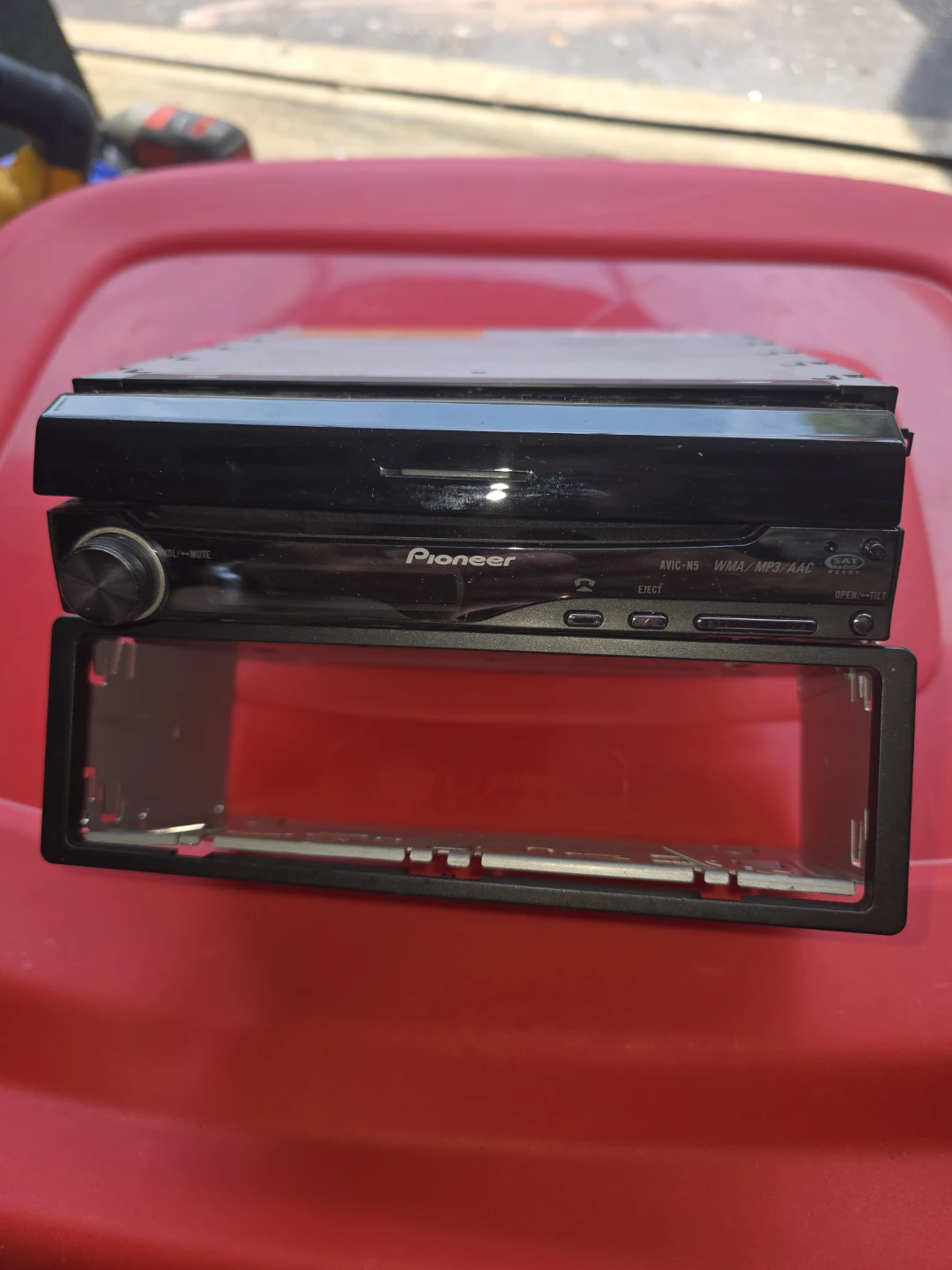 Pioneer AVIC-N5 Hide-Away Unit - photo 4