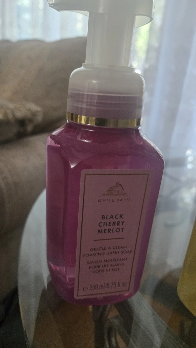 White Barn Black Cherry Merlot Foaming Hand Soap 8.75 fl oz