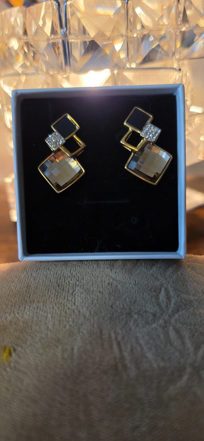 NEW Never worn pierced earrings. - photo 4