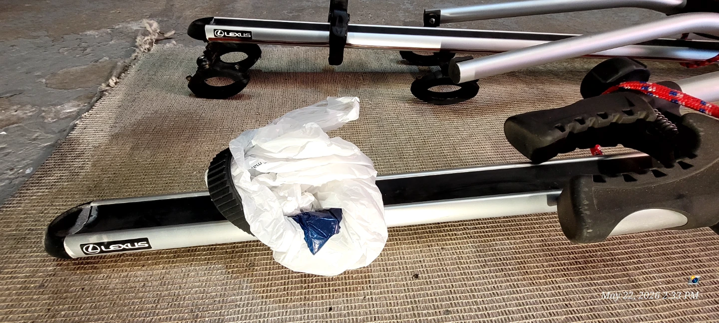 Lexus Bike Rack (2), Roof Mount - photo 4