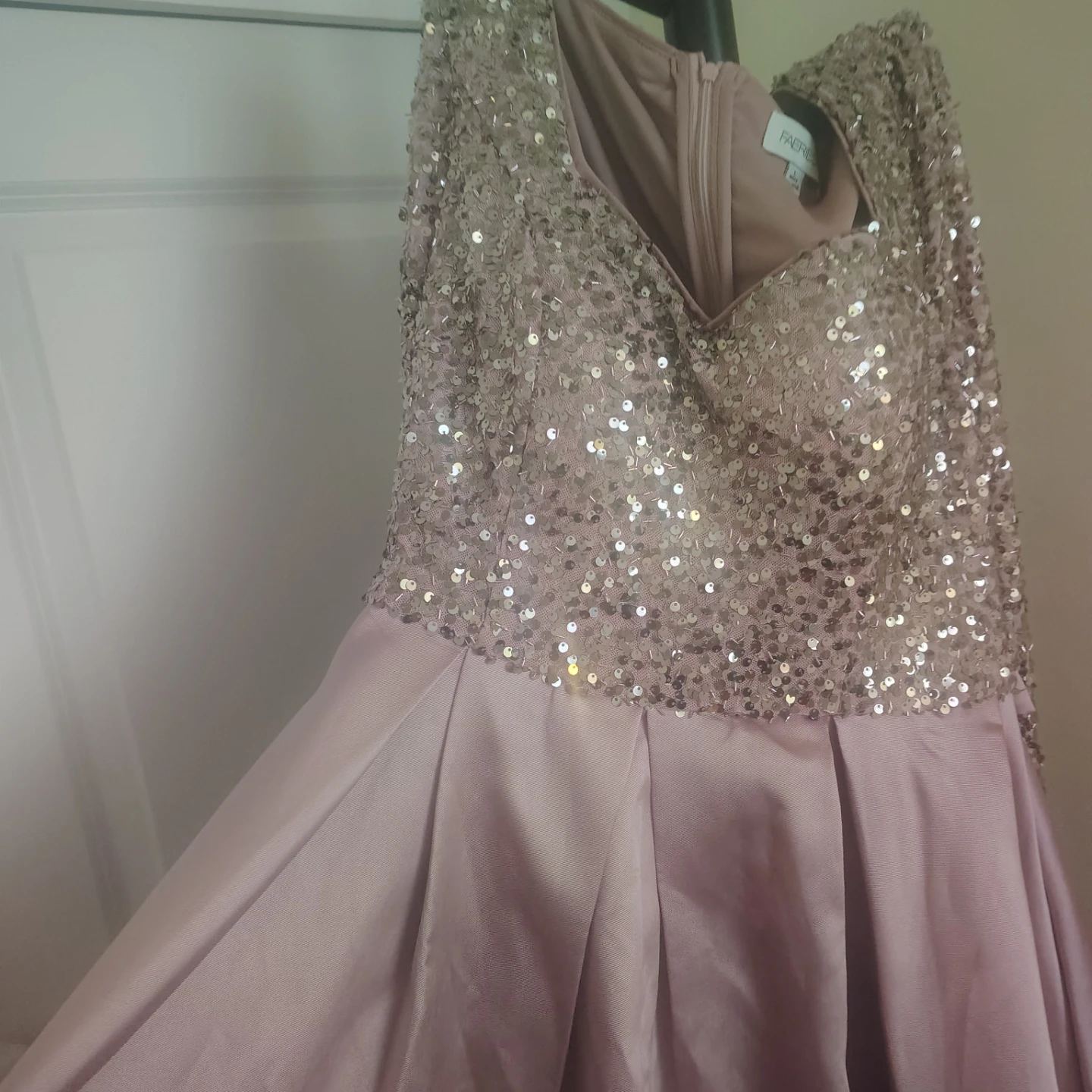 Un vestido color rosa