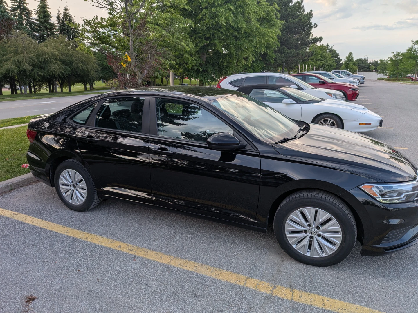 Black Volkswagen Jetta Sedan - photo 4