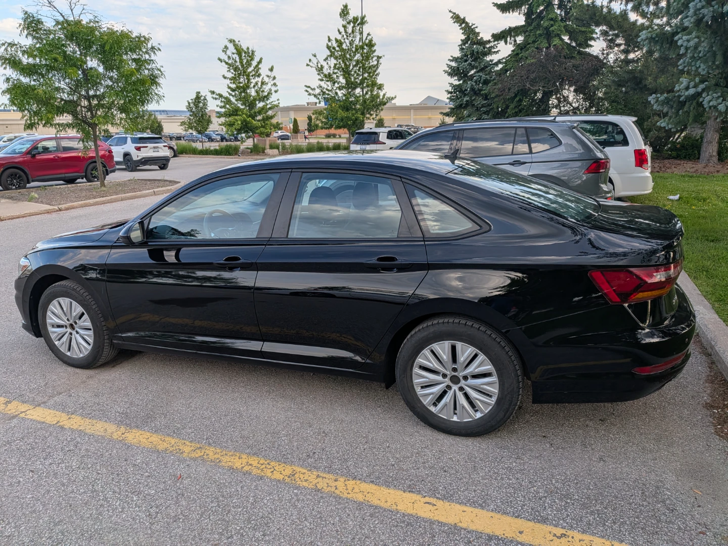 Black Volkswagen Jetta Sedan - photo 5