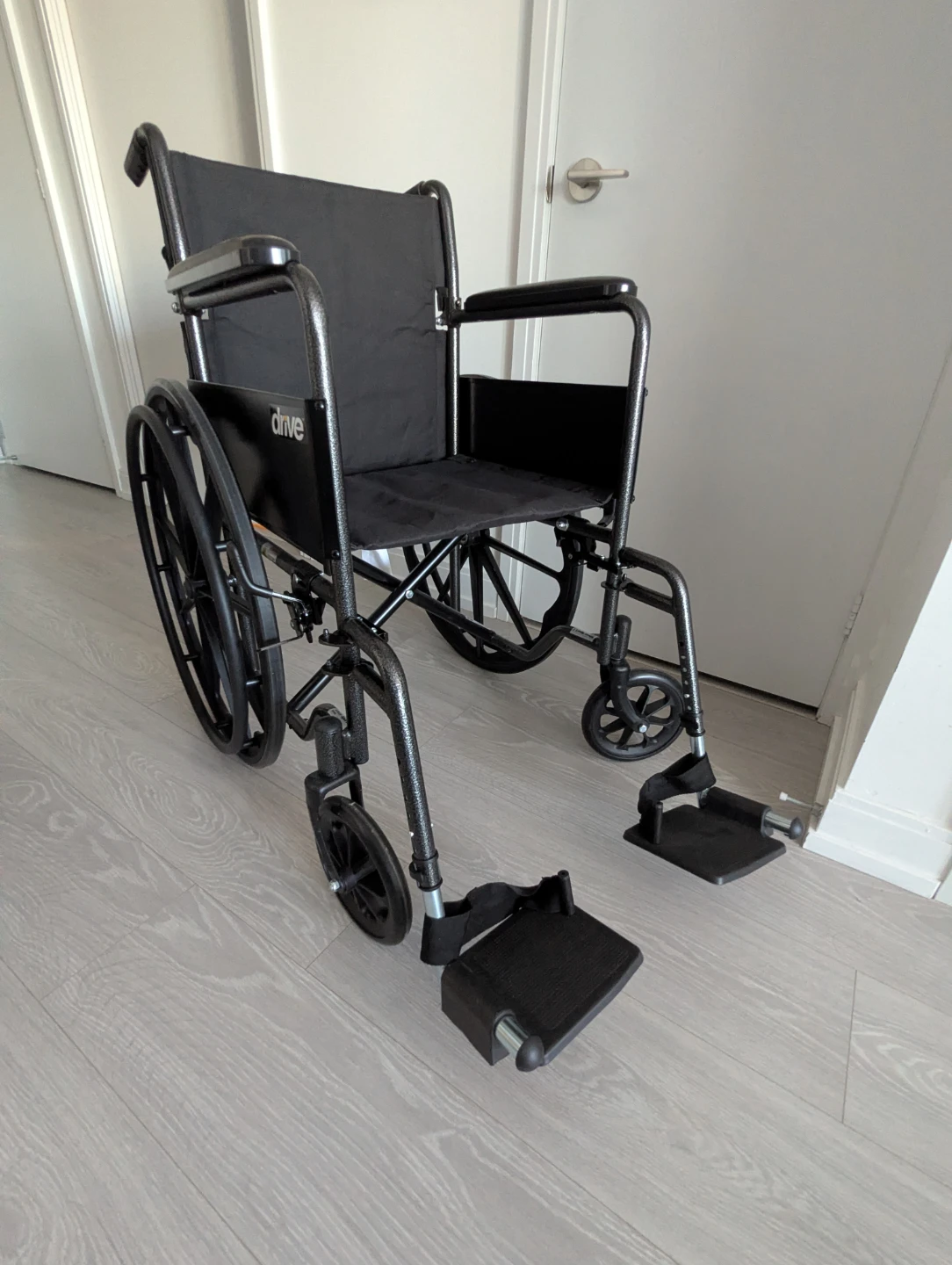 Drive Medical Wheelchair + Gel E Cushion - photo 2