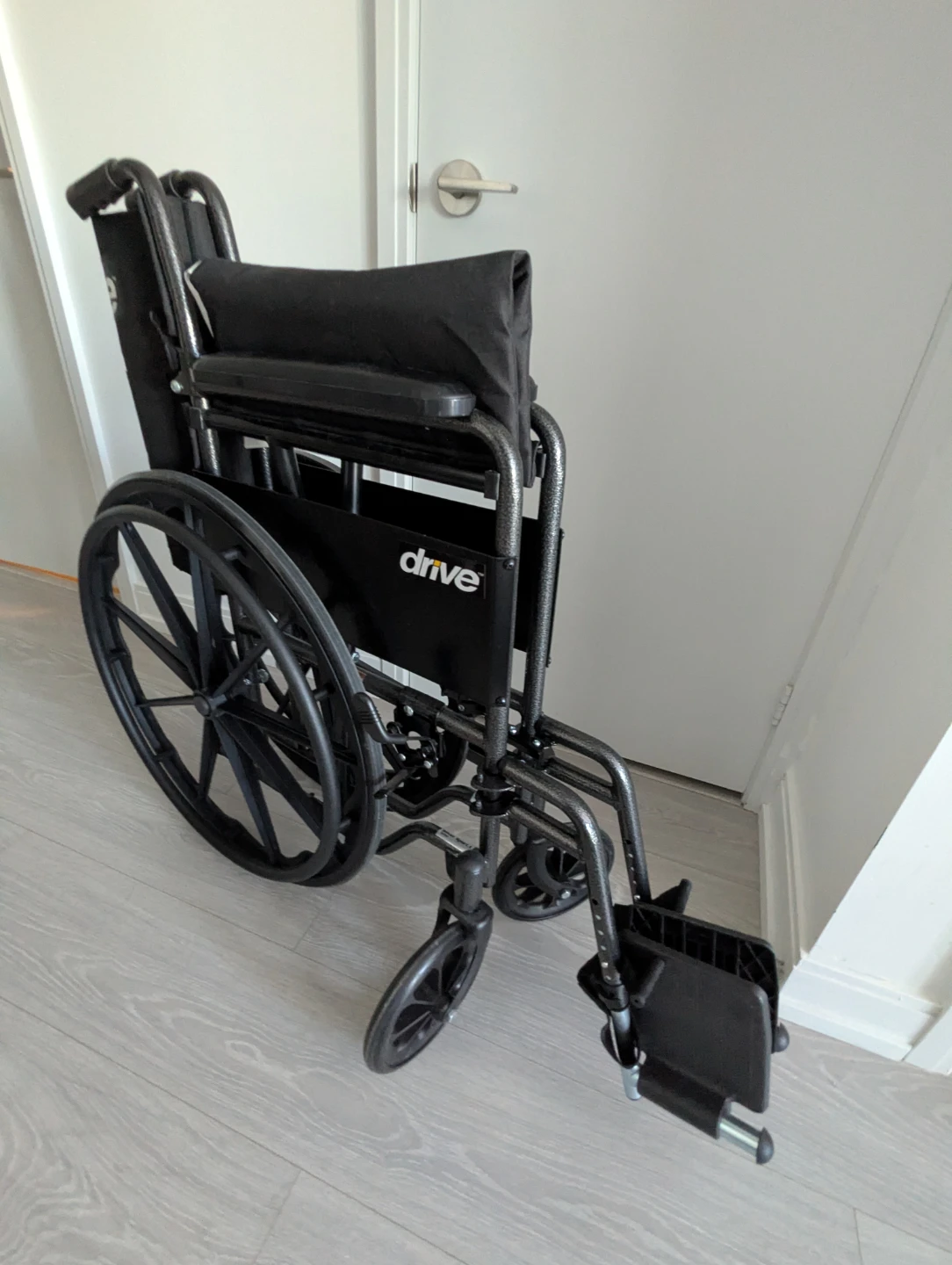 Drive Medical Wheelchair + Gel E Cushion - photo 3