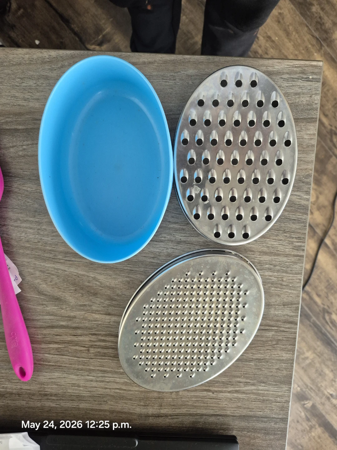 Oval Grater with Blue Container - photo 2