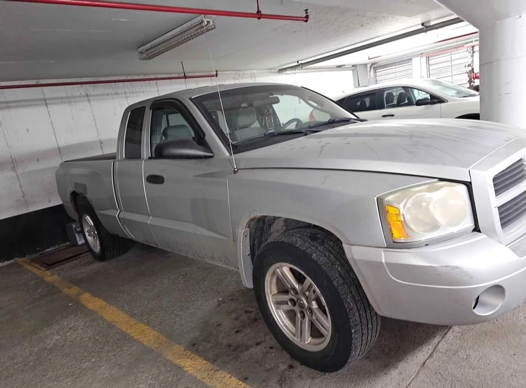 Silver Dodge Dakota Pickup Truck V8 - photo 5