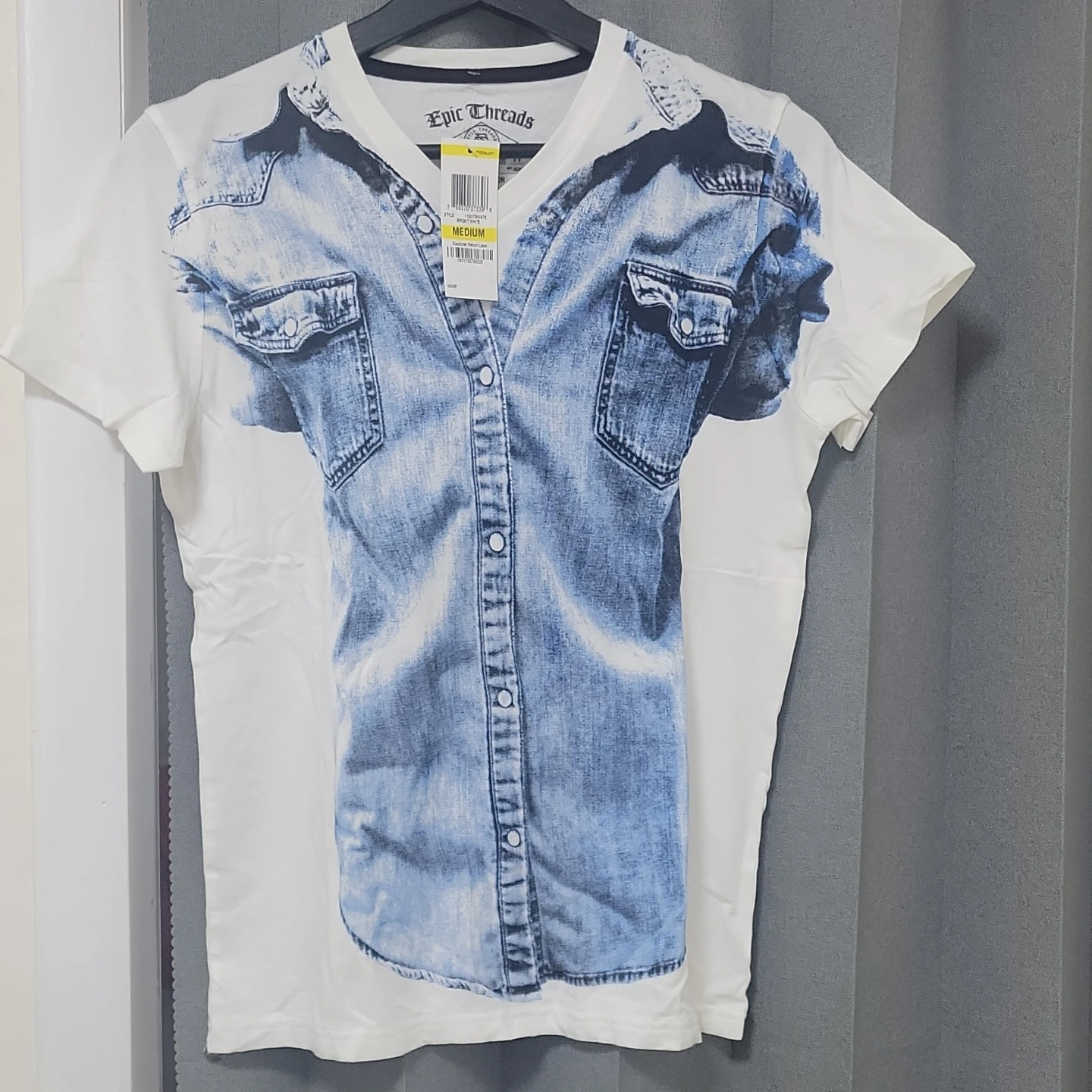 Epic Threads White T-Shirt with Denim Print - Medium - photo 2