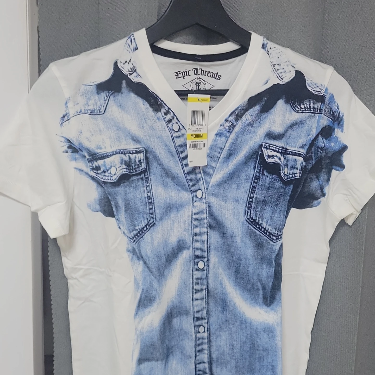 Epic Threads White T-Shirt with Denim Print - Medium - photo 3