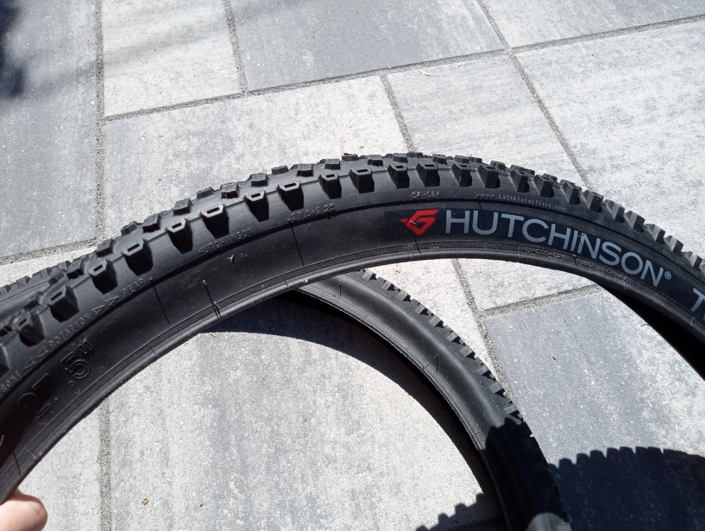 27.5 x 2.25 Hutchinson Toro Mountain Bike 2x Tires - photo 3