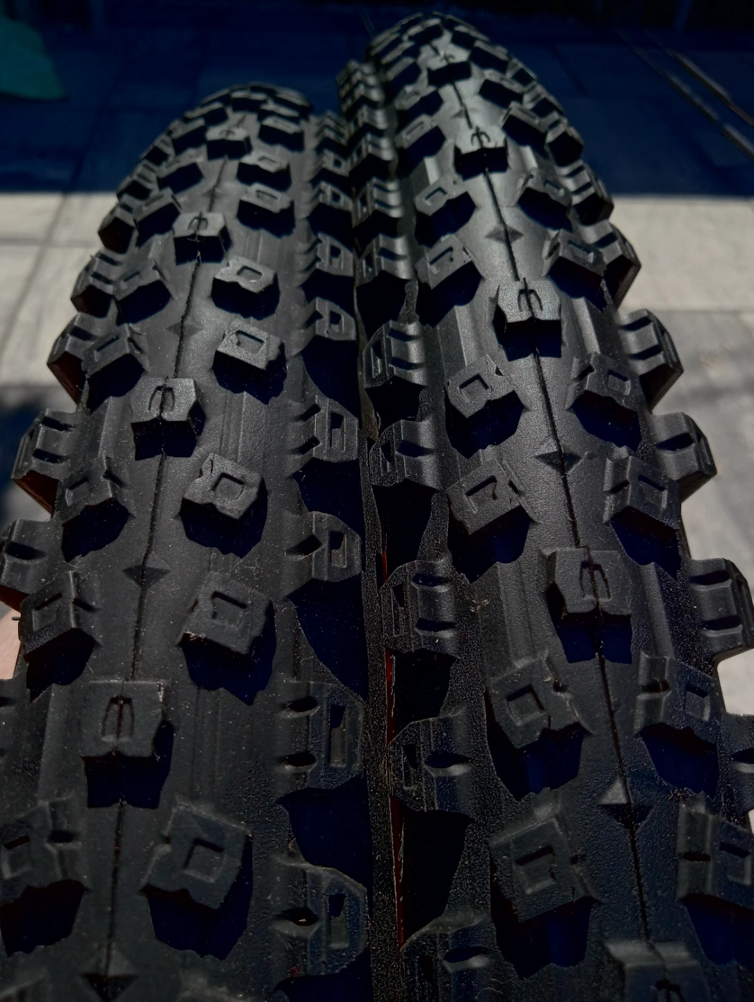 27.5 x 2.25 Hutchinson Toro Mountain Bike 2x Tires - photo 4