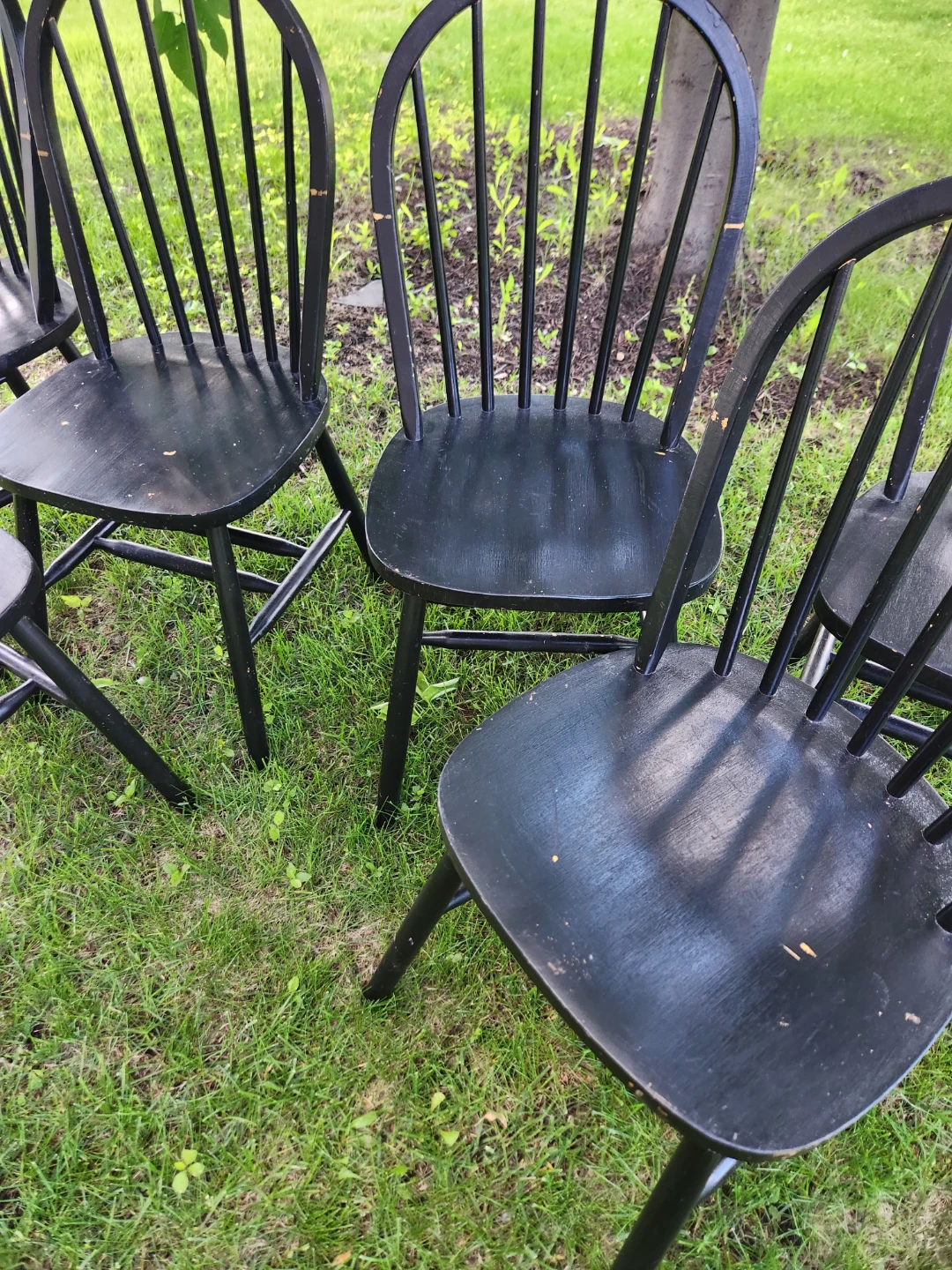 DARKCOTTAGECORE ALERT! 6 Black Windsor Style Chairs - photo 2