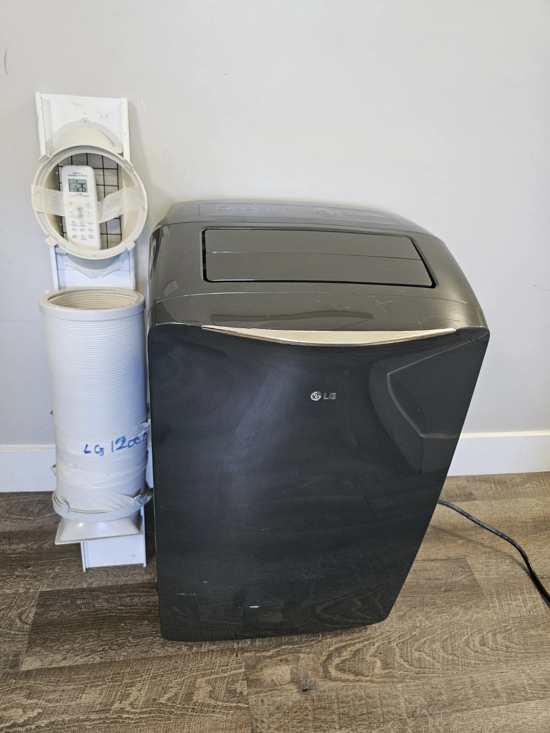 LG LP1021GSB Portable Air Conditioner