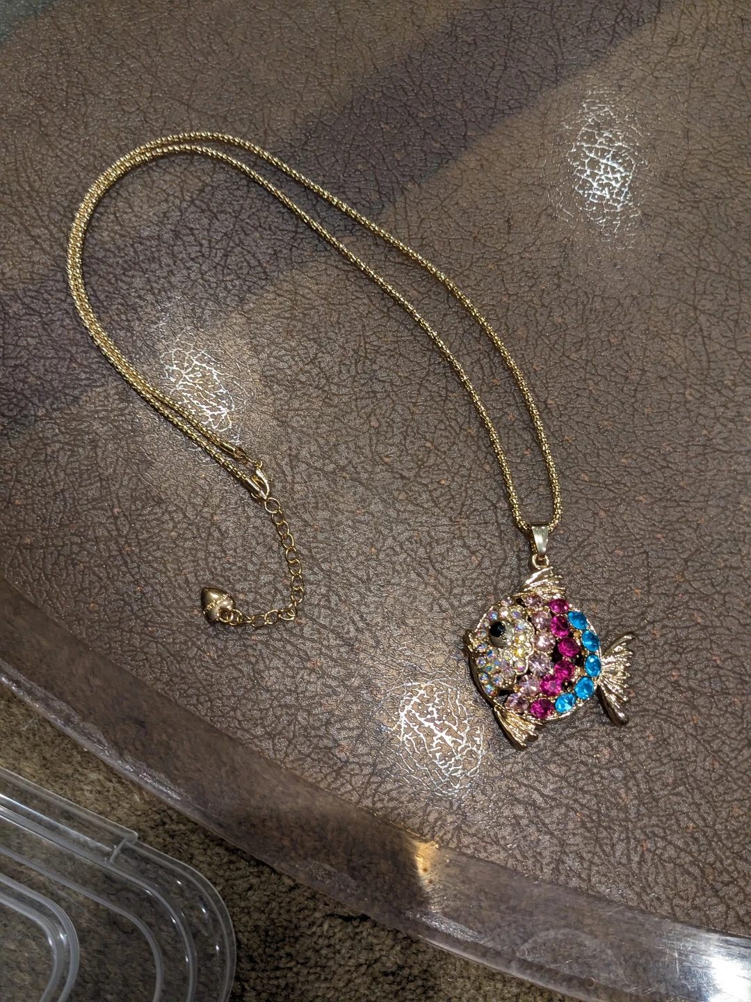 ⚽ Betsey Johnson Gold-tone Fish Pendant Necklace - photo 4