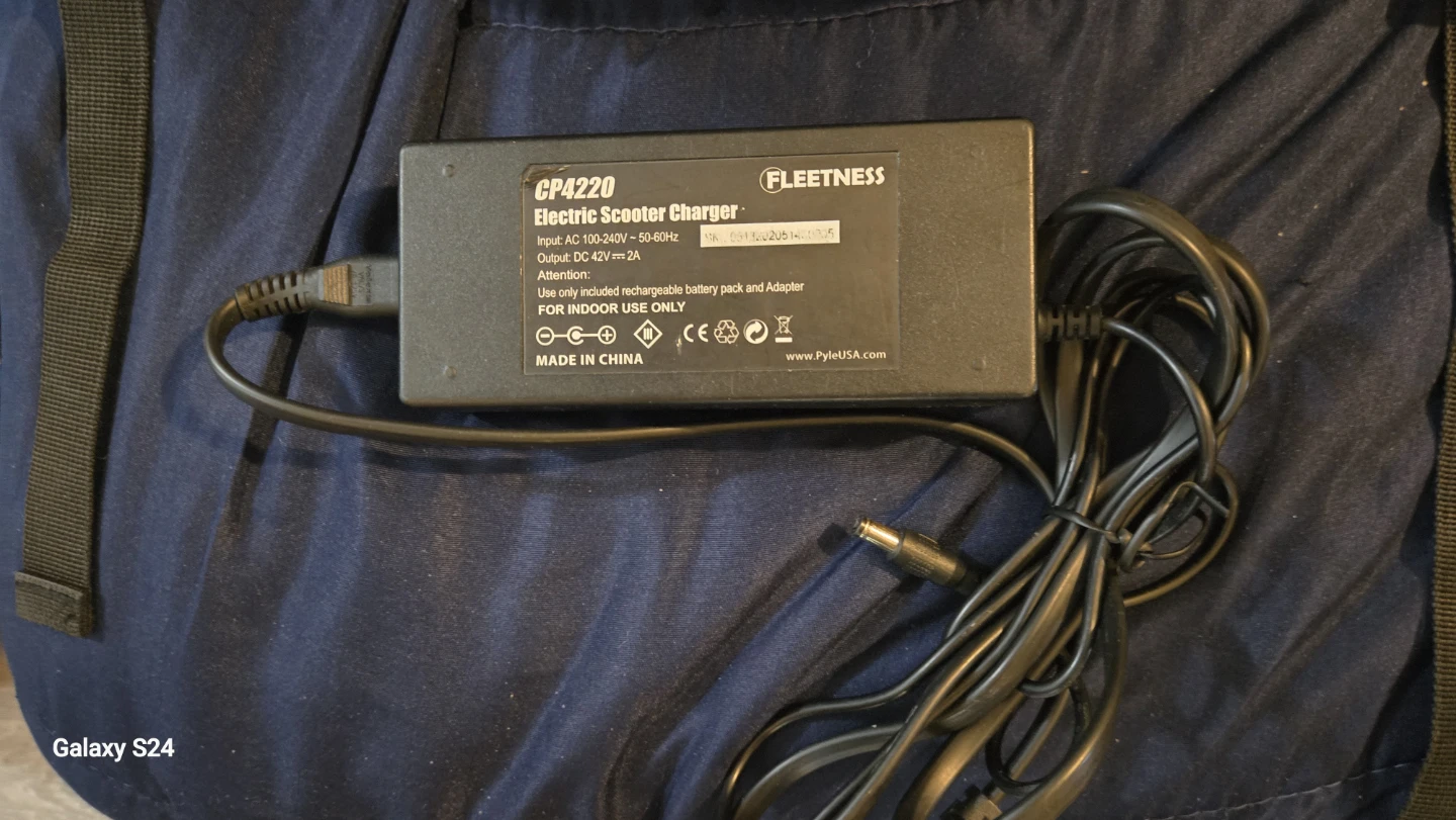 Fleetness CP4220 Electric Scooter Charger