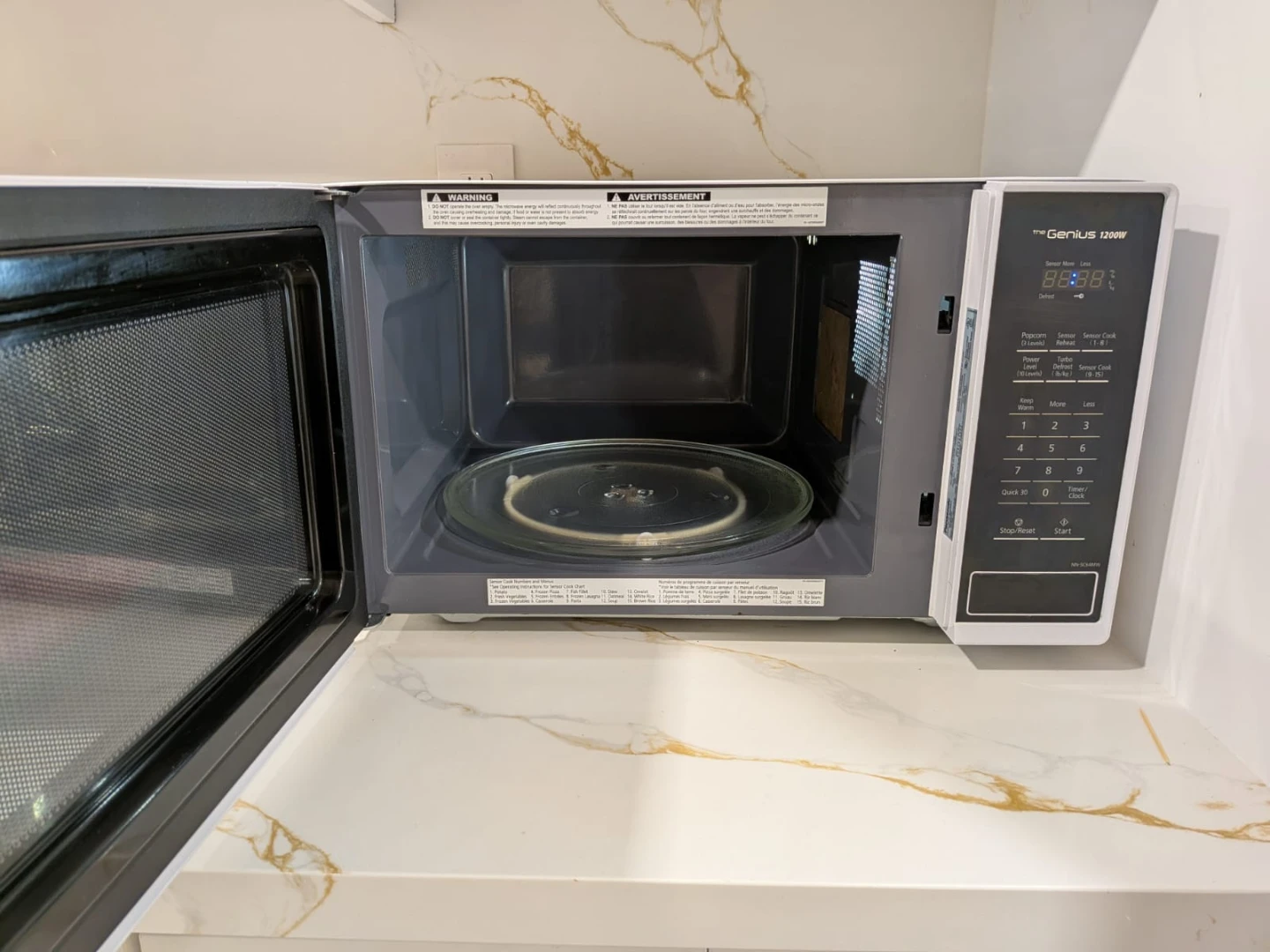 Panasonic Genius 1200W Microwave - photo 2