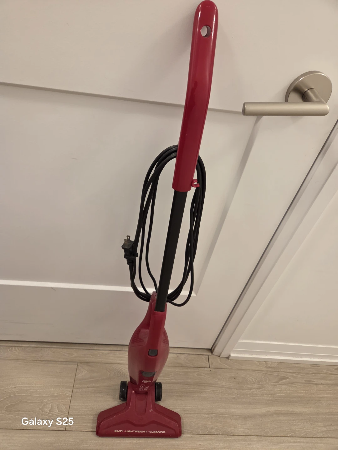 Dirt Devil Simpli-Stik Vacuum