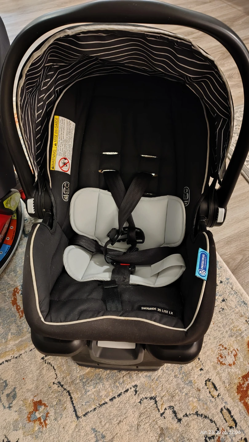 Graco SnugRide 35 Lite LX Infant Car Seat