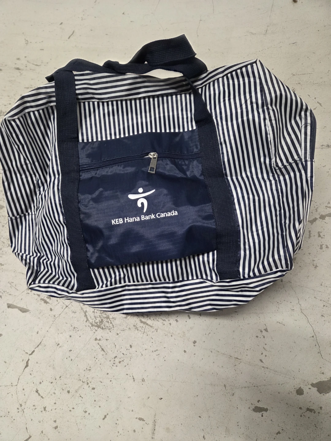 KEB Hana Bank Canada Duffle Bag - photo 3