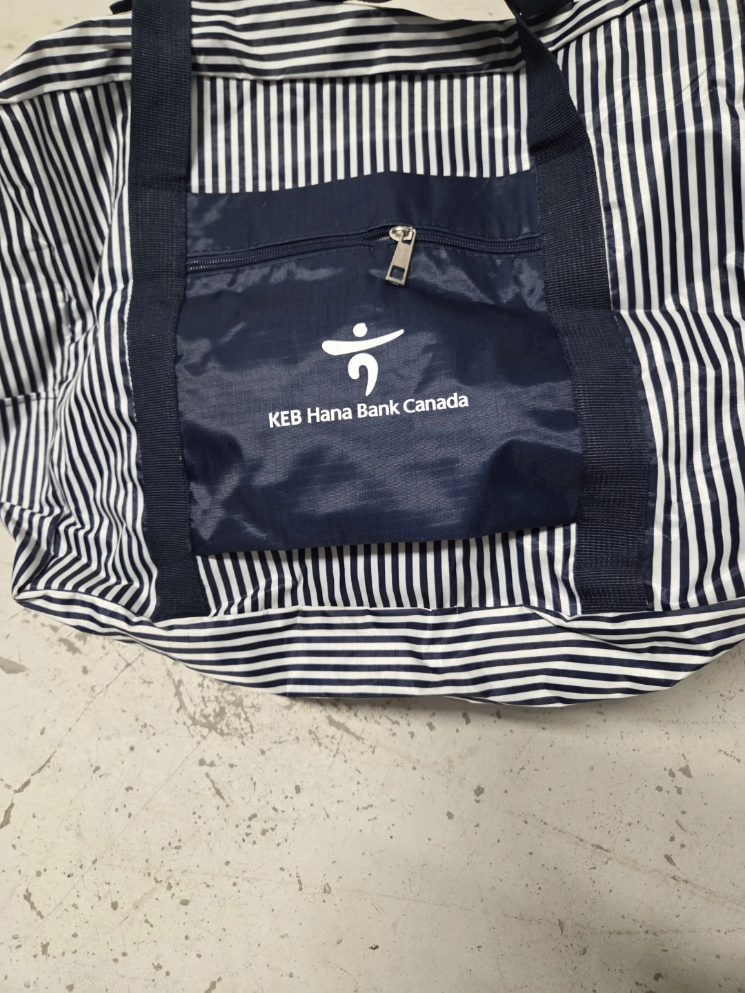 KEB Hana Bank Canada Duffle Bag - photo 4