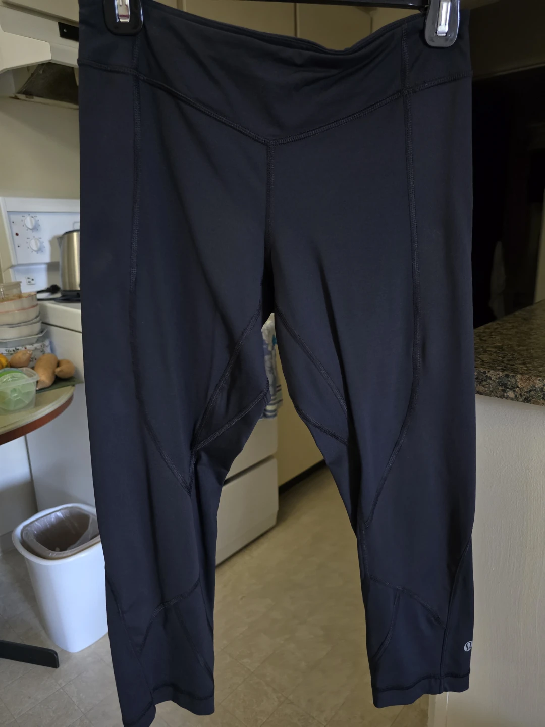 Lululemon athletic Capris size 6 - photo 2