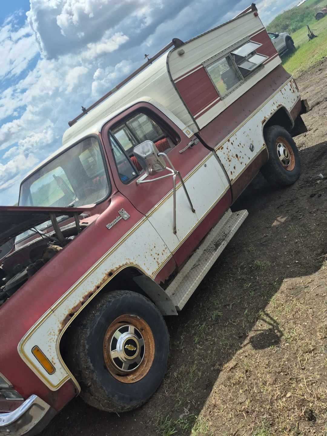 1970s Chevrolet C20 Camper Van - photo 2