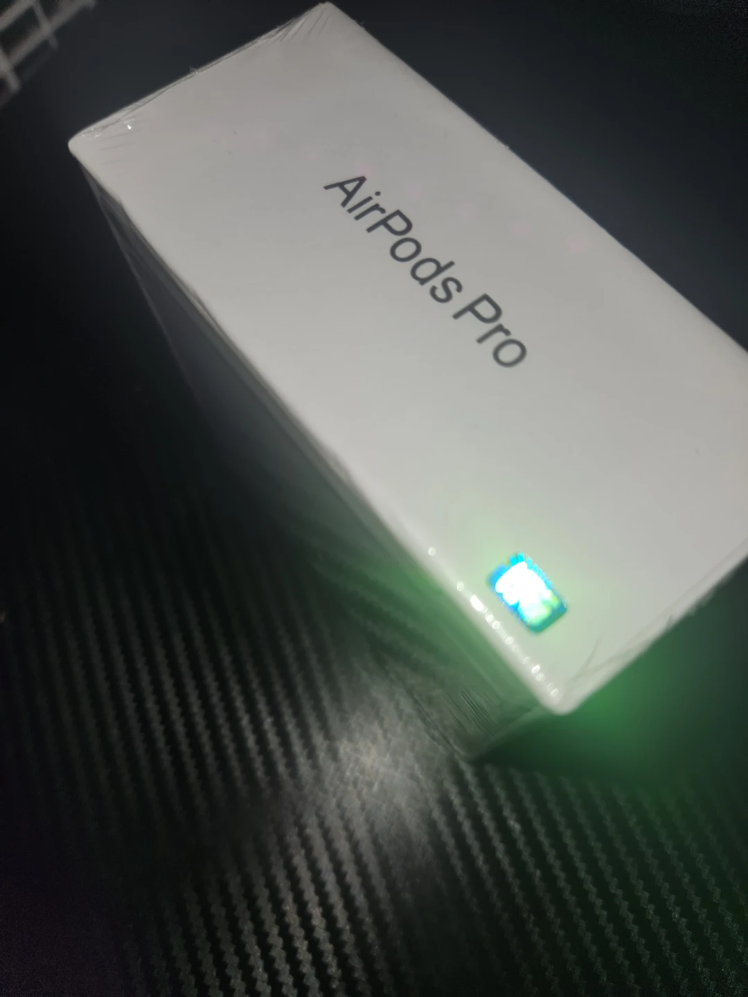 Apple AirPods Pro (2nd Generation) with MagSafe Charging Case - photo 3