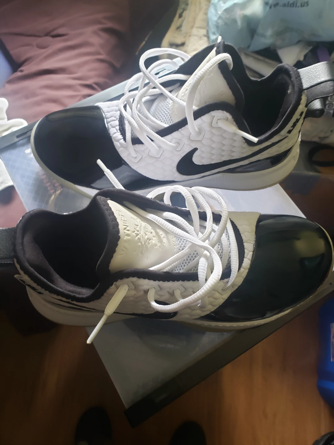 Nike LeBron Witness Basketball Shoes - photo 3