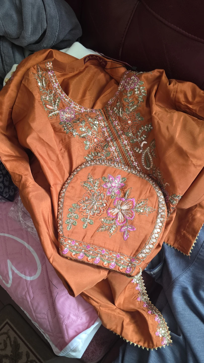 Orange Embroidered Kurti with Matching Bag - photo 4