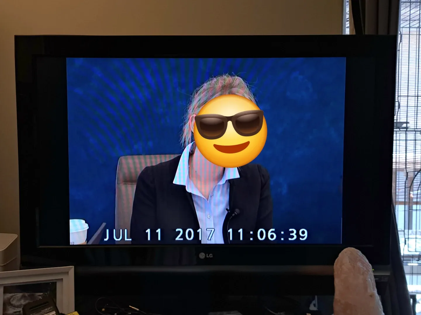 42 inch LG lcd TV from 2006 - photo 2
