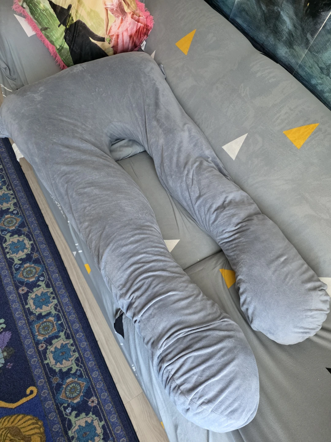 U-Shaped Body Pillow (read description)