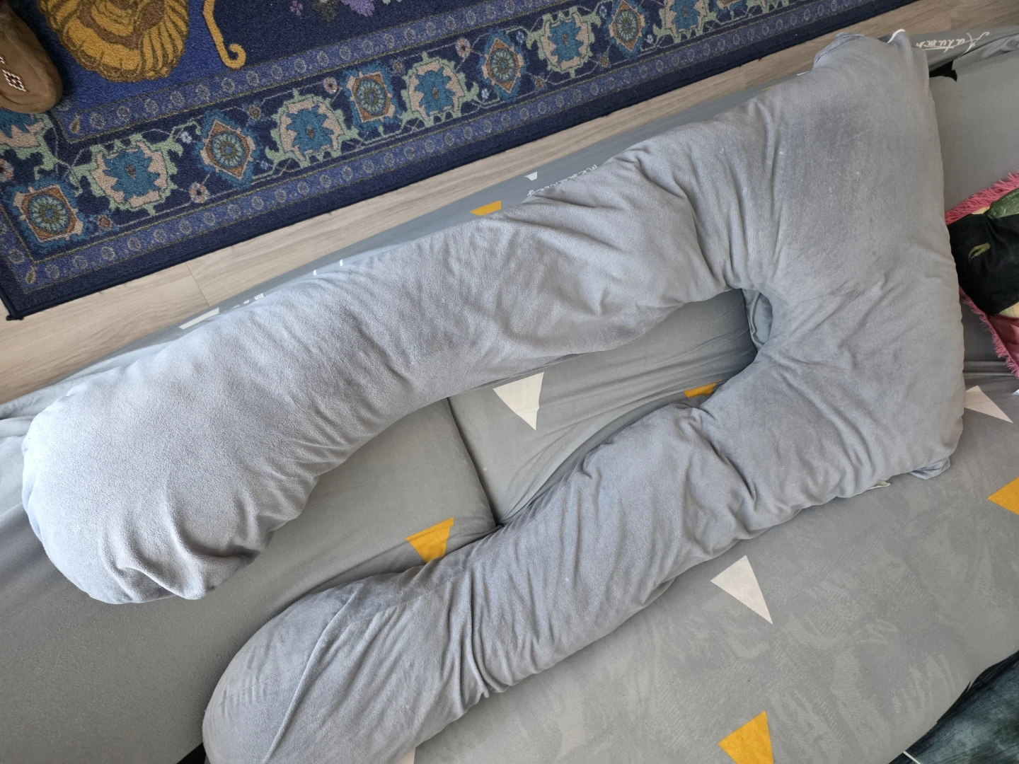 U-Shaped Body Pillow (read description) - photo 2