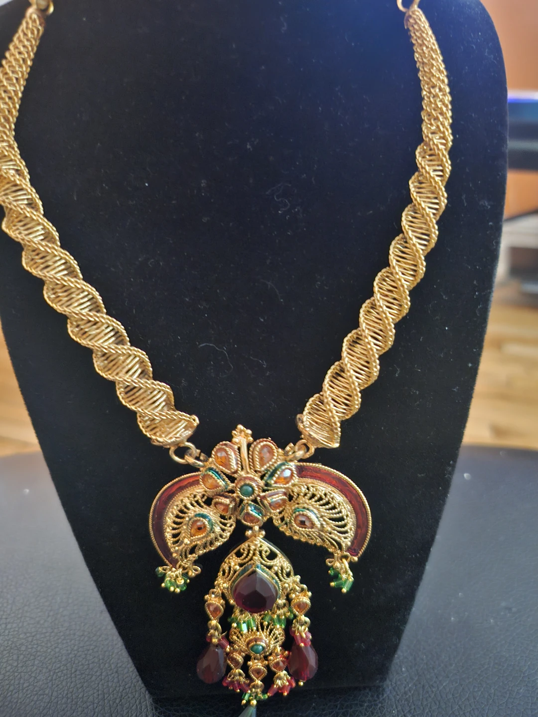 Gold Tone Necklace with Embellishments - photo 2